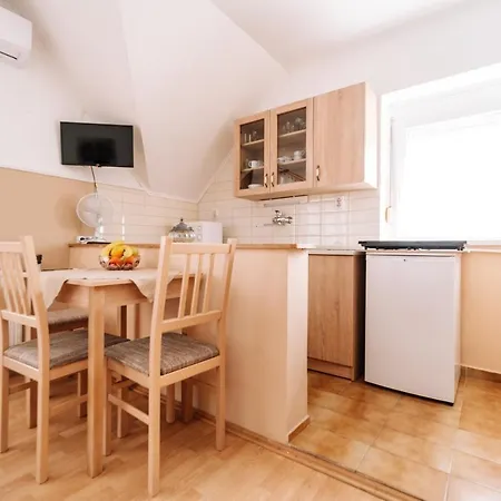 Апартаменты Family Apartman 2+1 Fo *